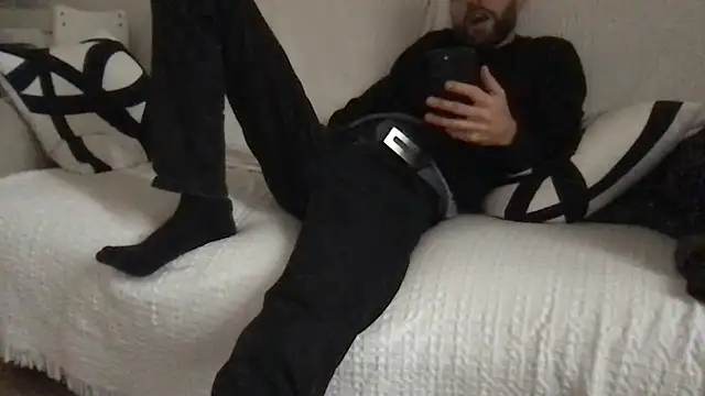 Snapshot of athenphysics chatting on November 18, 2025, 12:41 pm athenphysics online show from November 18, 2025, 12:41 pm