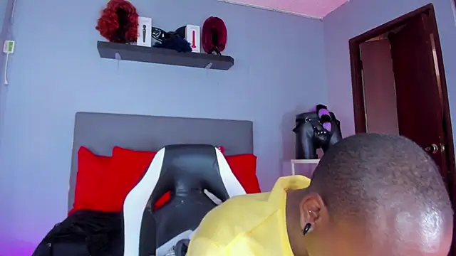 Coco Kiss online show from November 26, 2025, 7:14 pm