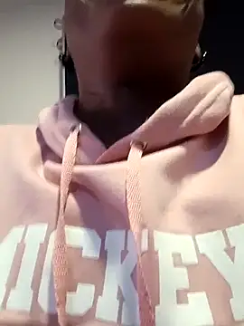 Coco Kiss online show from October 27, 2025, 7:04 pm