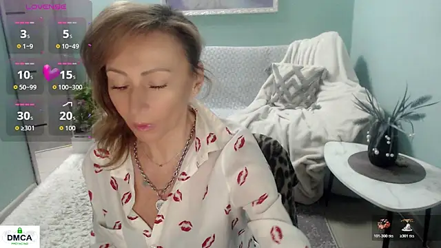 Snapshot of HornyMilf_777 chatting on November 4, 2025, 5:55 am HornyMilf 777 online show from November 4, 2025, 5:55 am