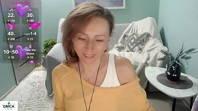 Snapshot of HornyMilf_777 chatting on November 12, 2025, 6:50 am HornyMilf 777 online show from November 12, 2025, 6:50 am