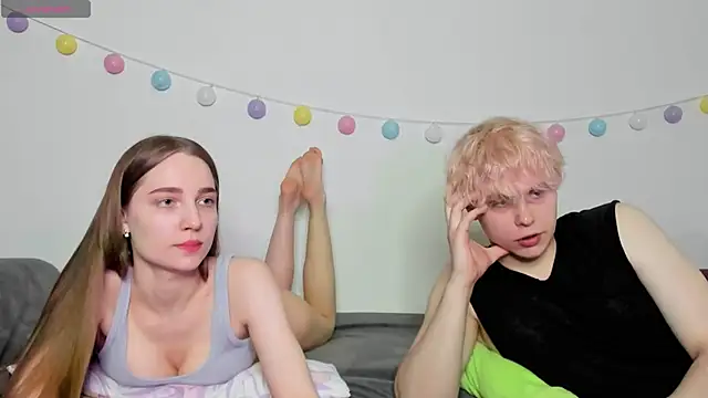 Emily and Ilumi online show from March 10, 2025, 2:37 pm