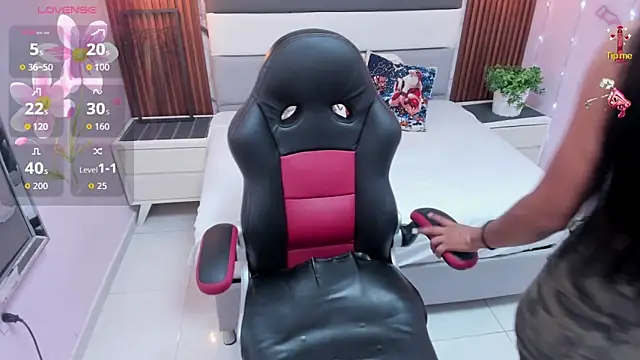 Snapshot of MILEY_JOAS2 chatting on December 2, 2025, 7:26 pm MILEY JOAS2 online show from December 2, 2025, 7:26 pm