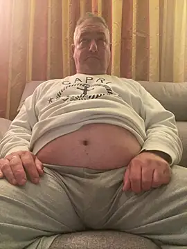 Snapshot of Russirayu chatting on February 25, 2026, 11:26 pm Russirayu online show from February 25, 2026, 11:26 pm