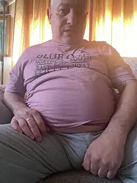 Snapshot of Russirayu chatting on February 20, 2026, 3:25 pm Russirayu online show from February 20, 2026, 3:25 pm