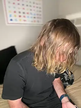 Snapshot of 4kUsh2Fashion0 chatting on January 21, 2025, 12:15 am 4kUsh2Fashion0 online show from January 21, 2025, 12:15 am