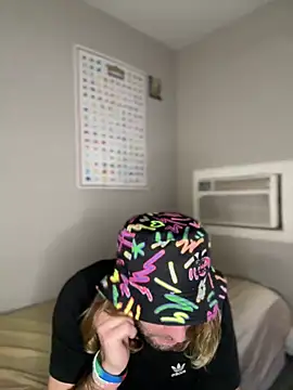 Snapshot of 4kUsh2Fashion0 chatting on January 21, 2025, 7:17 pm 4kUsh2Fashion0 online show from January 21, 2025, 7:17 pm