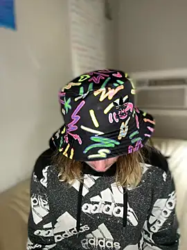 Snapshot of 4kUsh2Fashion0 chatting on February 2, 2025, 4:32 pm 4kUsh2Fashion0 online show from February 2, 2025, 4:32 pm