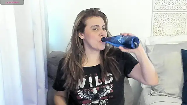 Snapshot of V_monse chatting on November 12, 2025, 10:13 pm V monse online show from November 12, 2025, 10:13 pm