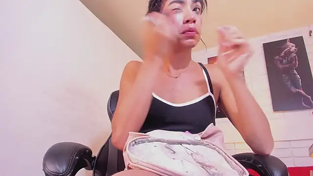 Snapshot of Alahia_Rodriguez chatting on November 15, 2025, 2:54 pm Alahia Rodriguez online show from November 15, 2025, 2:54 pm