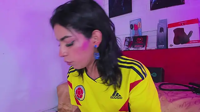 Snapshot of Alahia_Rodriguez chatting on March 21, 2025, 1:56 am Alahia Rodriguez online show from March 21, 2025, 1:56 am