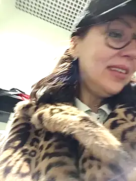 Snapshot of Ulyana72882 chatting on December 17, 2024, 12:22 pm Ulyana72882 online show from December 17, 2024, 12:22 pm