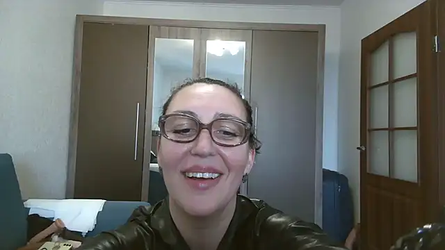 Snapshot of Ulyana72882 chatting on February 5, 2025, 12:27 pm Ulyana72882 online show from February 5, 2025, 12:27 pm