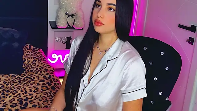 Snapshot of MissAmeliaa chatting on April 17, 2026, 4:21 pm MissAmeliaa online show from April 17, 2026, 4:21 pm