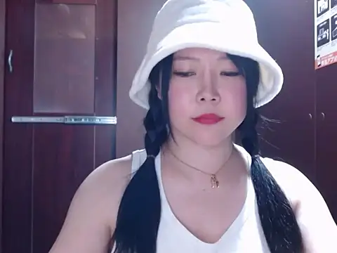 Snapshot of NATINATU252525 chatting on November 28, 2025, 1:55 pm NATINATU252525 online show from November 28, 2025, 1:55 pm