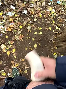 Snapshot of Aronn4 chatting on November 3, 2025, 8:07 am Aronn4 online show from November 3, 2025, 8:07 am