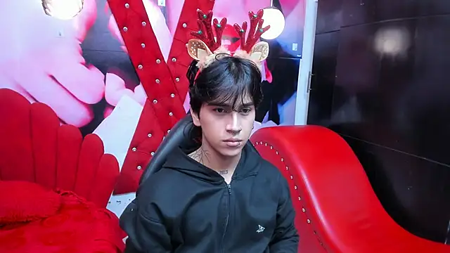 Snapshot of alex_477 chatting on December 16, 2025, 11:36 am alex 477 online show from December 16, 2025, 11:36 am