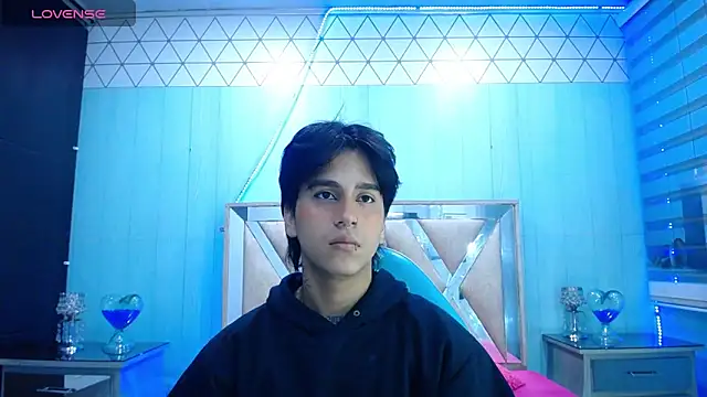 Snapshot of alex_477 chatting on November 7, 2025, 11:37 am alex 477 online show from November 7, 2025, 11:37 am