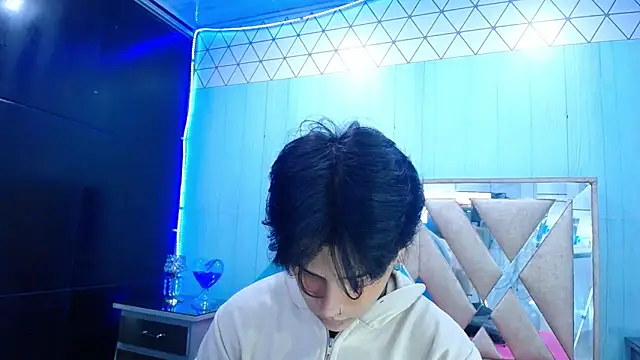 Snapshot of alex_477 chatting on November 10, 2025, 11:37 am alex 477 online show from November 10, 2025, 11:37 am