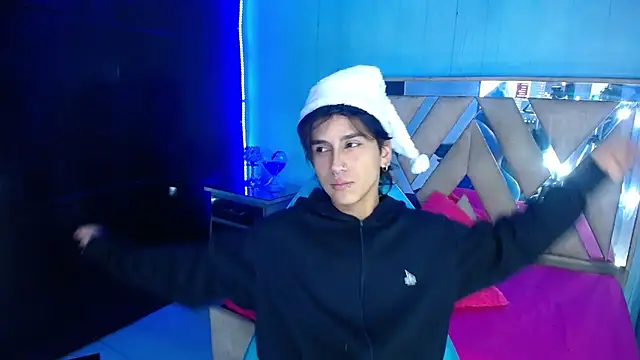 Snapshot of alex_477 chatting on December 15, 2025, 11:38 am alex 477 online show from December 15, 2025, 11:38 am