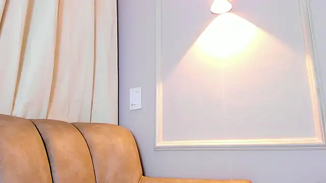 Lia walton online show from February 23, 2026, 12:17 pm