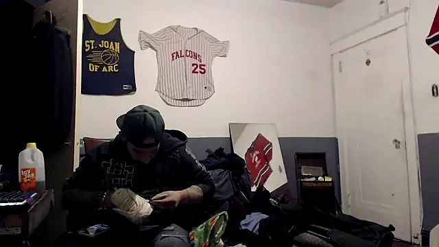 Snapshot of sledge901 chatting on February 1, 2025, 12:51 am sledge901 online show from February 1, 2025, 12:51 am