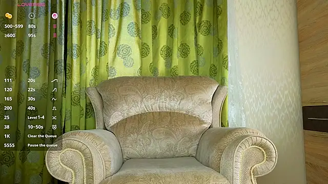 Snapshot of Cowell_Adelina chatting on May 25, 2026, 9:30 am Cowell Adelina online show from May 25, 2026, 9:30 am