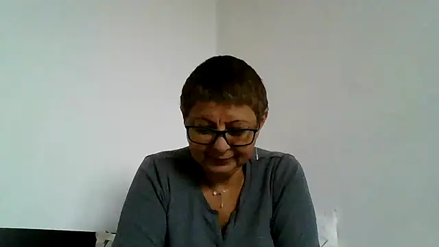 roseblak42 online show from October 3, 2025, 8:38 am