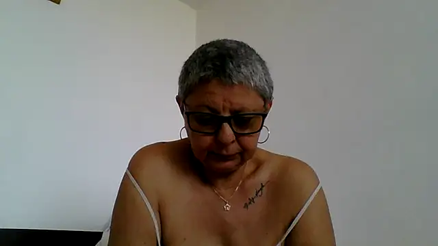 Snapshot of roseblak42 chatting on July 14, 2026, 1:39 pm roseblak42 online show from July 14, 2026, 1:39 pm