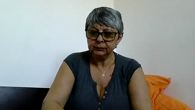 roseblak42 online show from April 6, 2026, 12:28 pm