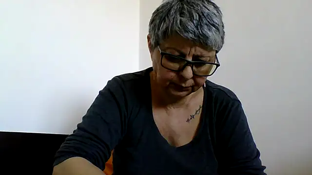 roseblak42 online show from March 26, 2026, 1:20 pm