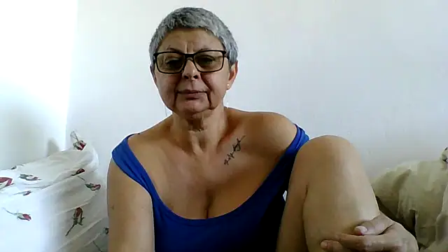 Snapshot of roseblak42 chatting on July 30, 2026, 3:44 pm roseblak42 online show from July 30, 2026, 3:44 pm