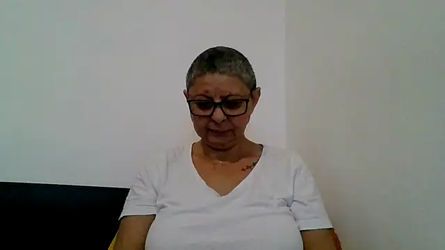 roseblak42 online show from November 23, 2025, 7:18 am