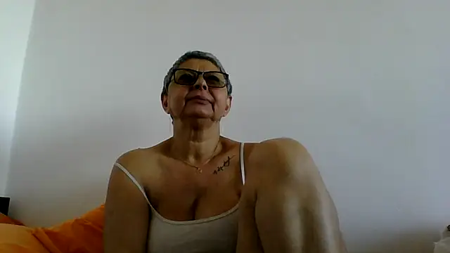 Snapshot of roseblak42 chatting on July 23, 2026, 2:46 pm roseblak42 online show from July 23, 2026, 2:46 pm