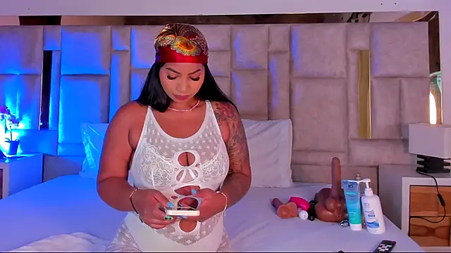 Snapshot of Miss_Abigail_ chatting on November 24, 2025, 1:11 pm Miss Abigail online show from November 24, 2025, 1:11 pm