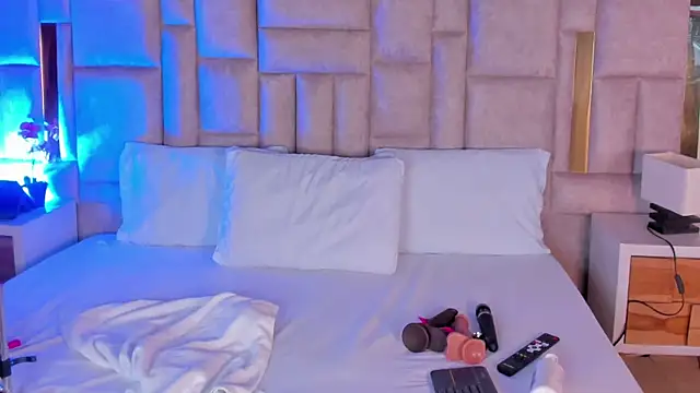 Snapshot of Miss_Abigail_ chatting on December 5, 2025, 1:53 pm Miss Abigail online show from December 5, 2025, 1:53 pm