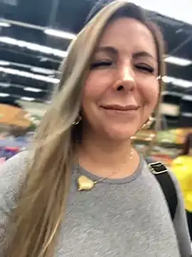  Abril-Office1 online show from November 18, 2025, 5:27 pm