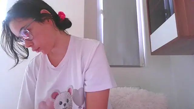 LovelyJulliette online show from October 27, 2025, 12:50 pm