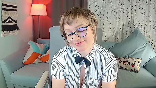 NandiSmile online show from February 17, 2026, 5:27 am