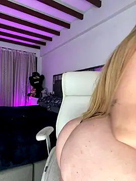 Snapshot of natashasweet chatting on October 25, 2025, 4:33 am natashasweet online show from October 25, 2025, 4:33 am