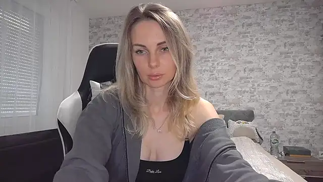 AlissonBia online show from October 2, 2025, 3:59 pm