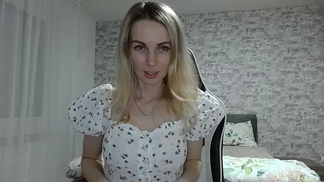 AlissonBia online show from April 21, 2026, 8:48 pm