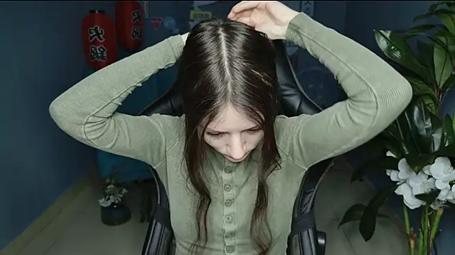 VeliraBraitberg online show from February 7, 2025, 5:10 am