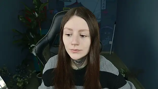 VeliraBraitberg online show from February 28, 2025, 5:04 am