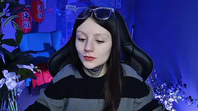 VeliraBraitberg online show from February 12, 2025, 11:07 am