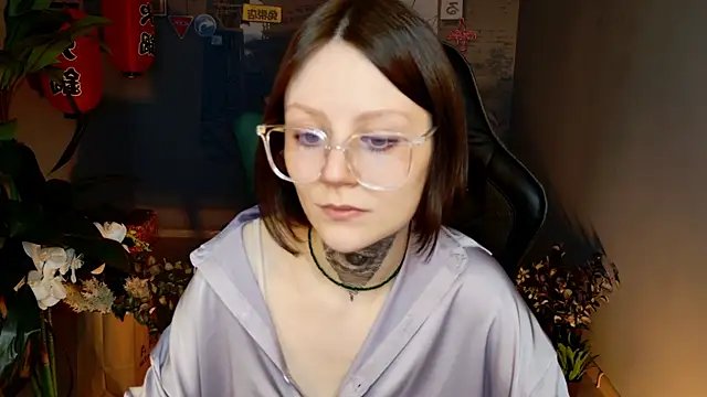 VeliraBraitberg online show from March 22, 2025, 11:11 am