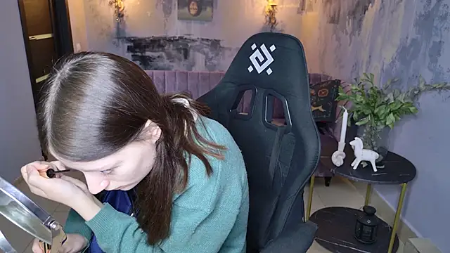 VeliraBraitberg online show from March 9, 2025, 5:11 am