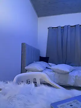 Arwens bell08 online show from February 9, 2025, 7:26 am