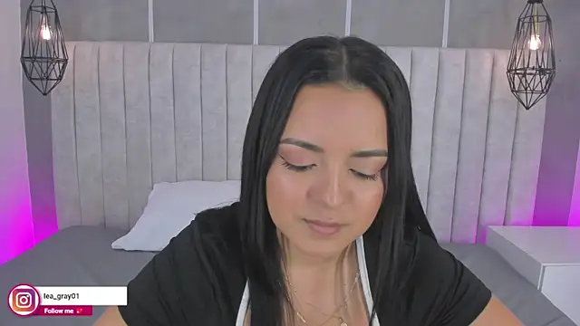 lea gray online show from November 11, 2025, 7:08 pm