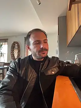 Adventurehotman online show from November 3, 2025, 11:58 am